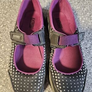 Khombu Women's Size 6- Maey Janes Flats Black and White Dots Velcro Closure Shoe